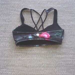 Size 2 Lululemon sports bra.